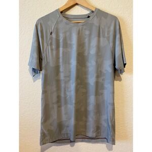 Rhone Gray Camo Short Sleeve Shirt Size M Stretch Performance Training Gorpcore